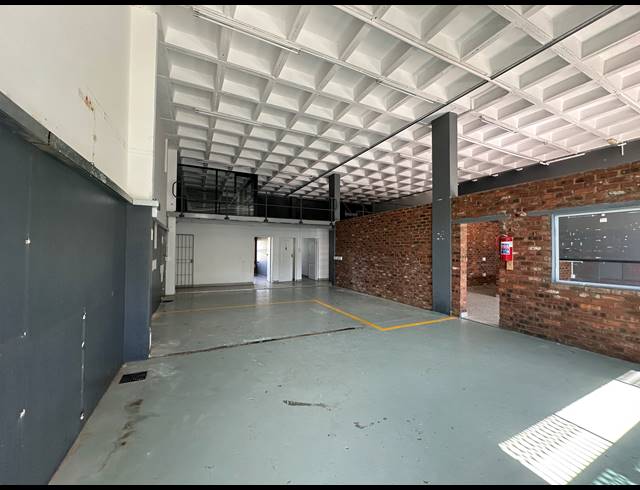 200M² WAREHOUSE TO LET IN HIGHVELD